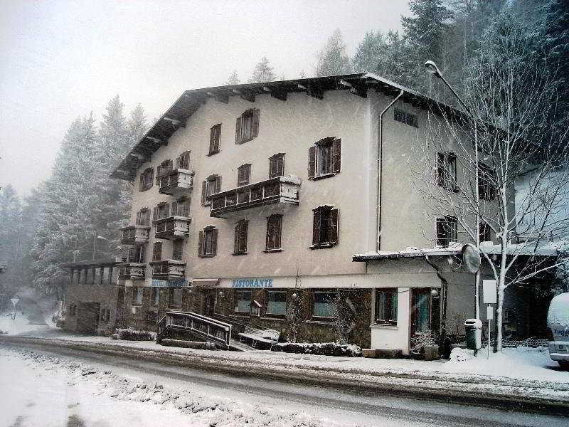 Hotel Spampatti Castione della Presolana Zewnętrze zdjęcie